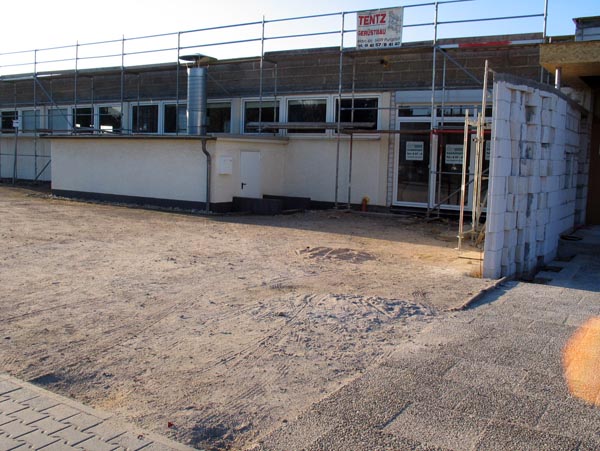 Vorher- Parkfl�che S�dseite, Herbst 2005